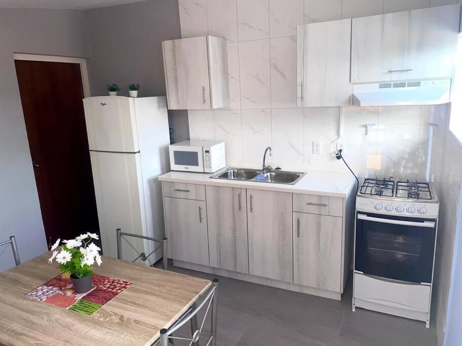 Cozy 1-Bedroom Apartment Close To City Center Виллемстад Экстерьер фото